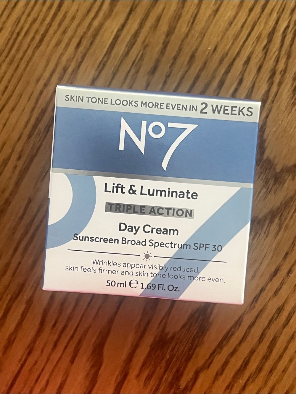 No 7 Lift & Luminate Triple Action Day Cream SPF 30 -